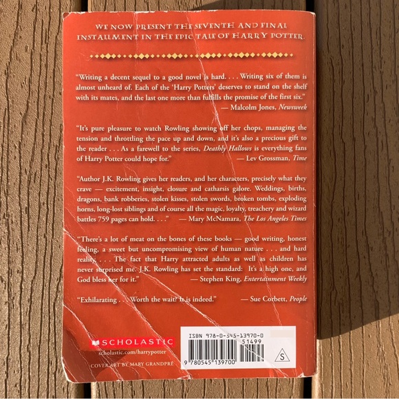 HARRY POTTER AND THE DEATHLY HALLOWS #7 SCHOLASTIC PAPERBACK BY J.K. ROWLING - Picture 3 of 3